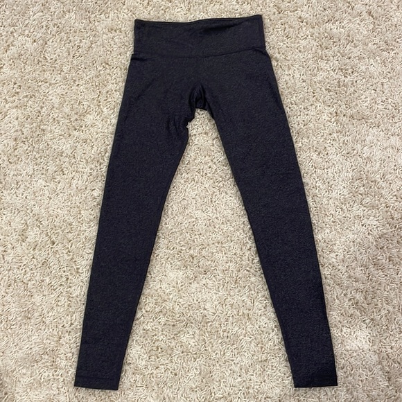 Lululemon CLOSET CLEAN OUT- Leggings size 6 - Picture 2 of 4